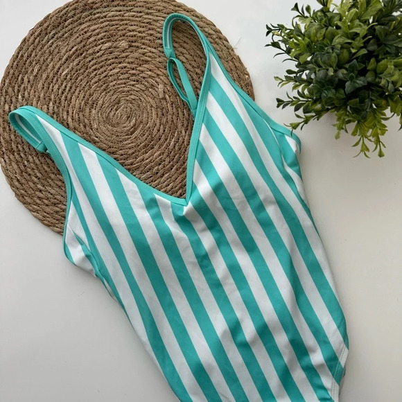 Kona Sol Women's V-Neck Over The Shoulder High Leg One Piece Swimsuit Size M - Picture 5 of 13